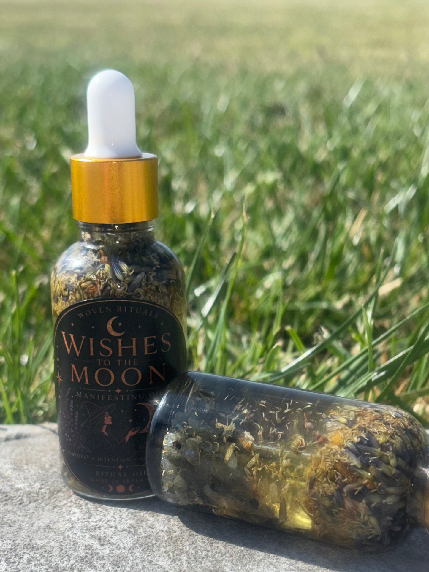 Wishes to the Moon – Botanical Ritual Oil